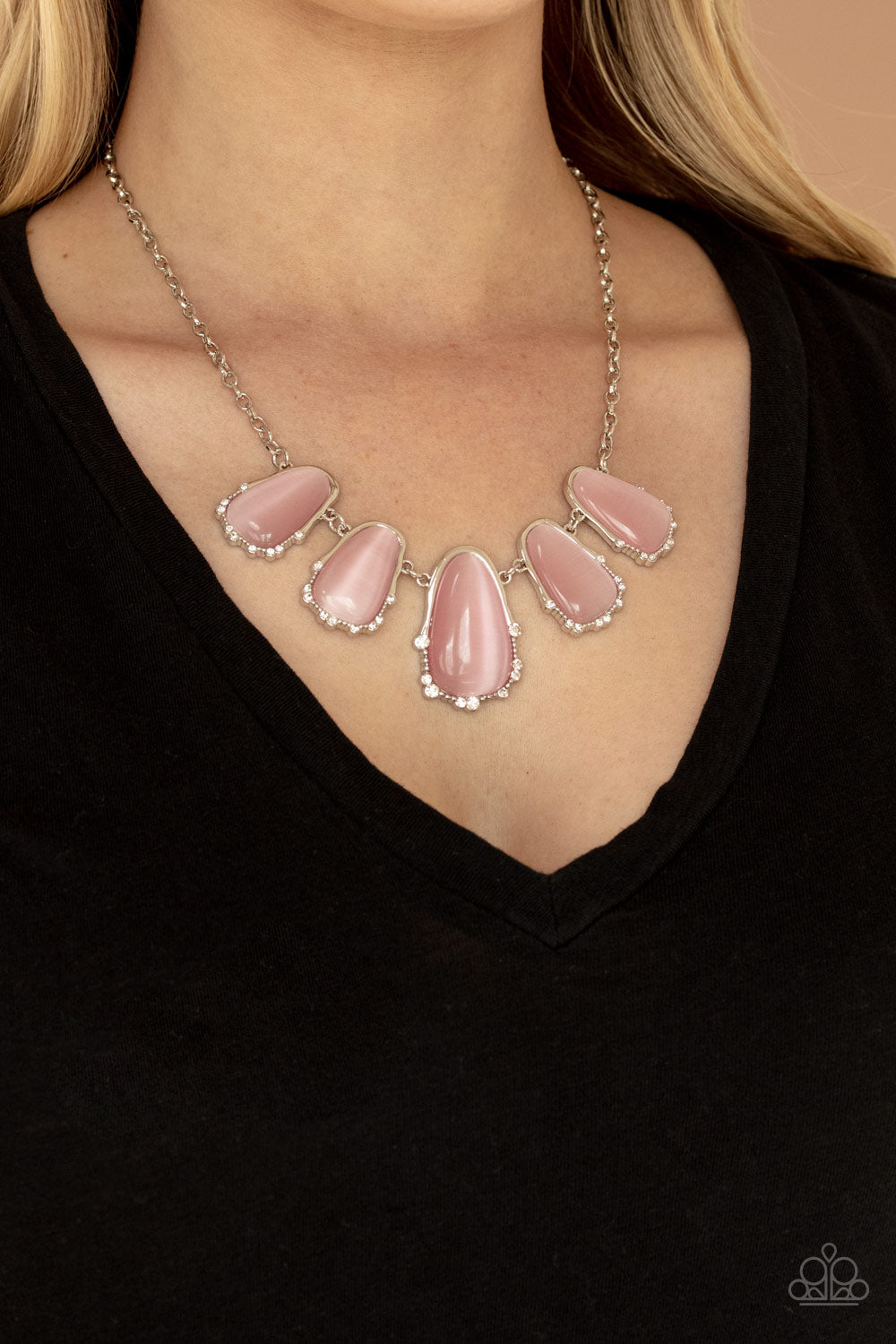 Paparazzi Necklaces - Newport Princess - Pink