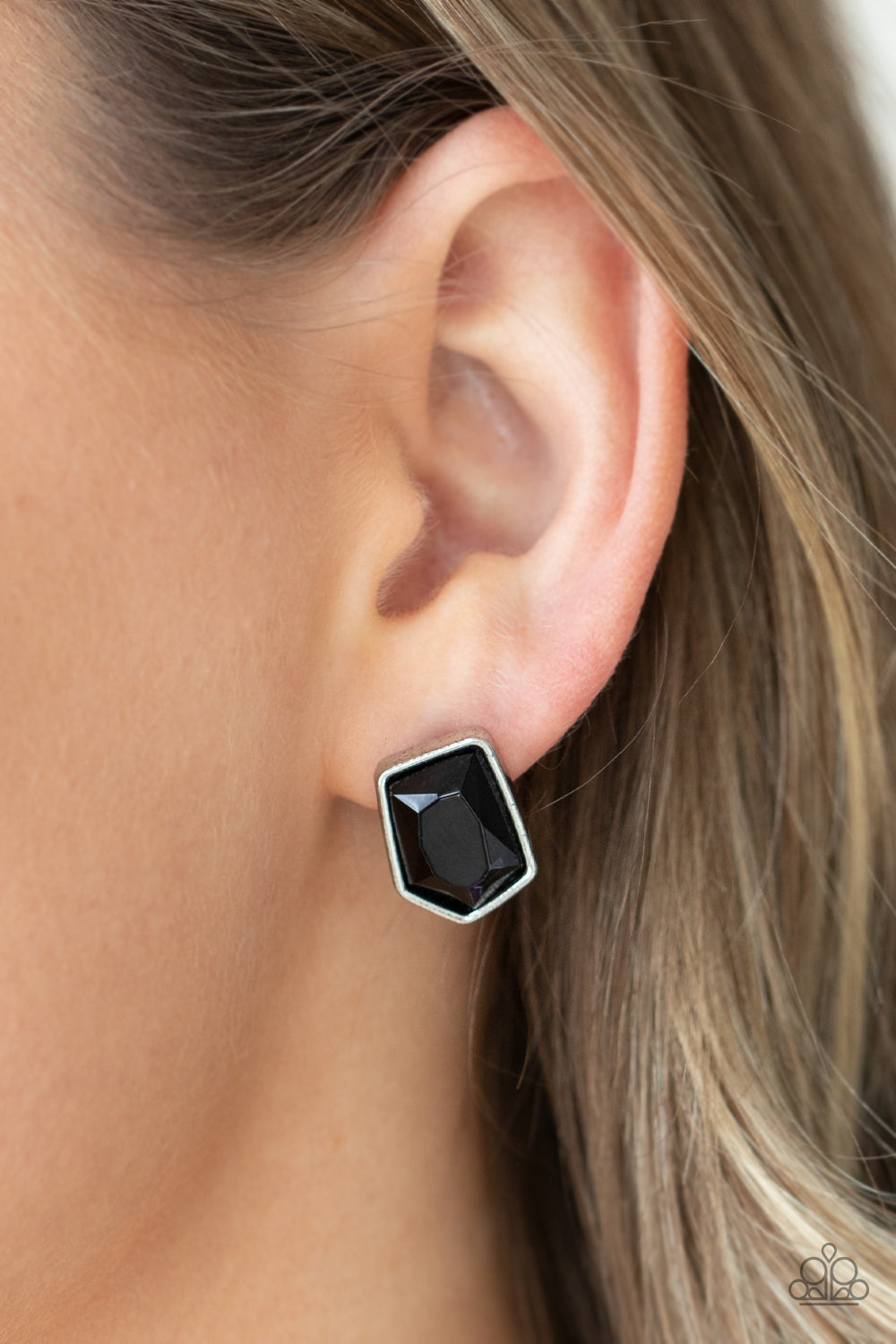 Paparazzi  Earrings - Indulge Me - Black