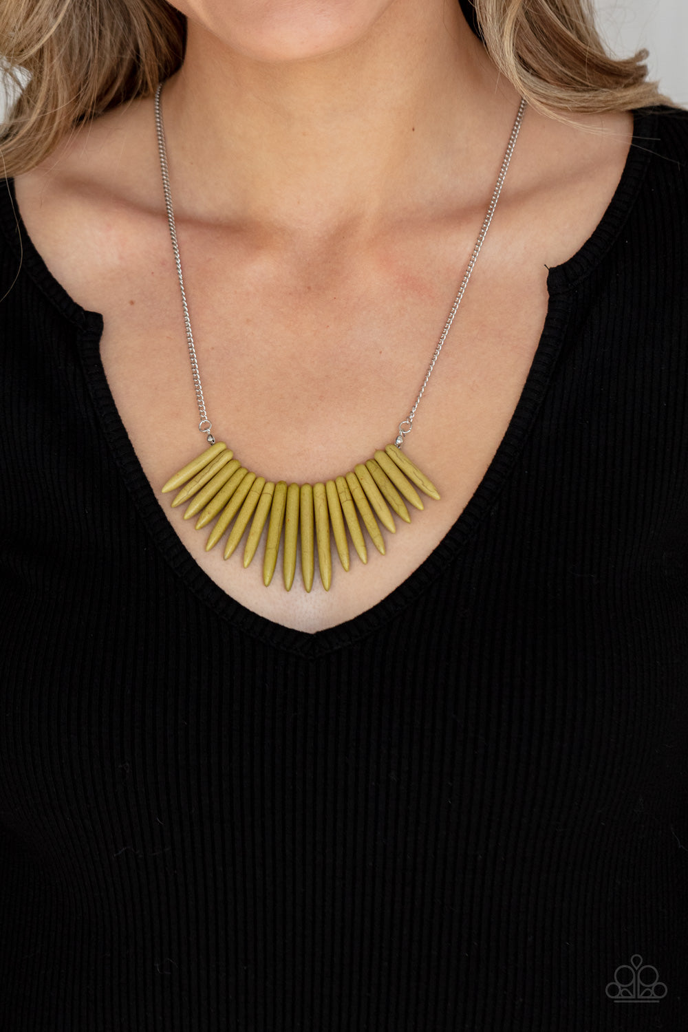 Paparazzi Necklaces - Exotic Edge - Green