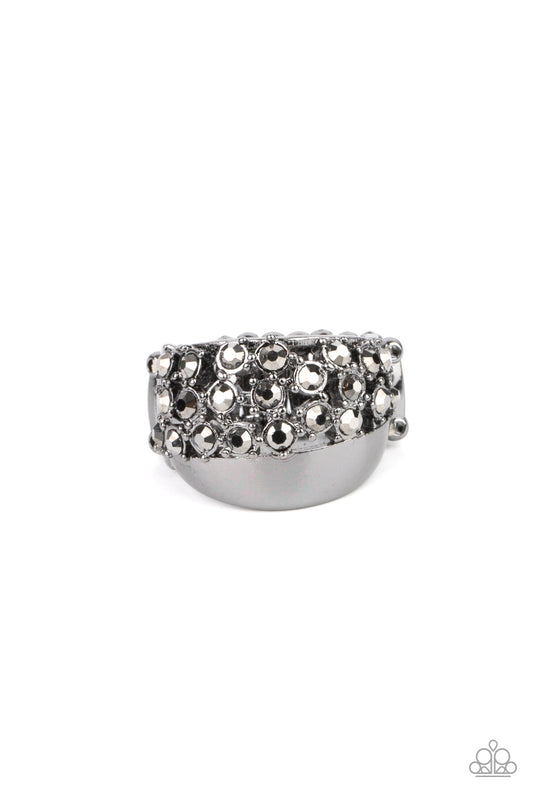 Paparazzi Rings - Prismatically Motley = Black