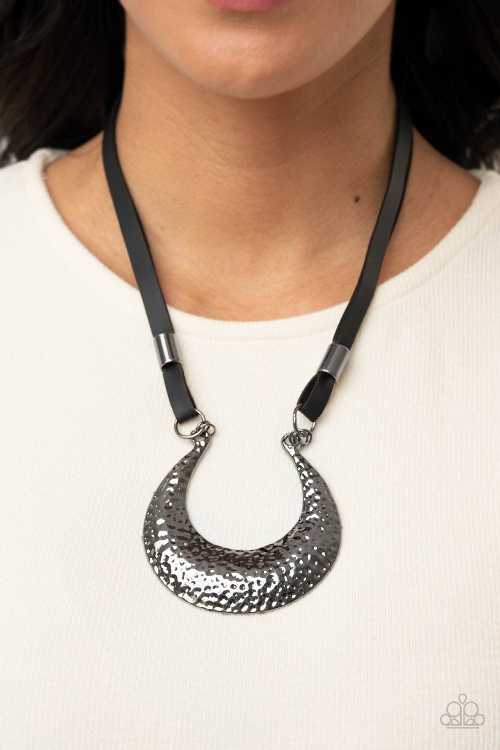 Paparazzi Necklaces - Majorly Moonstruck - Black