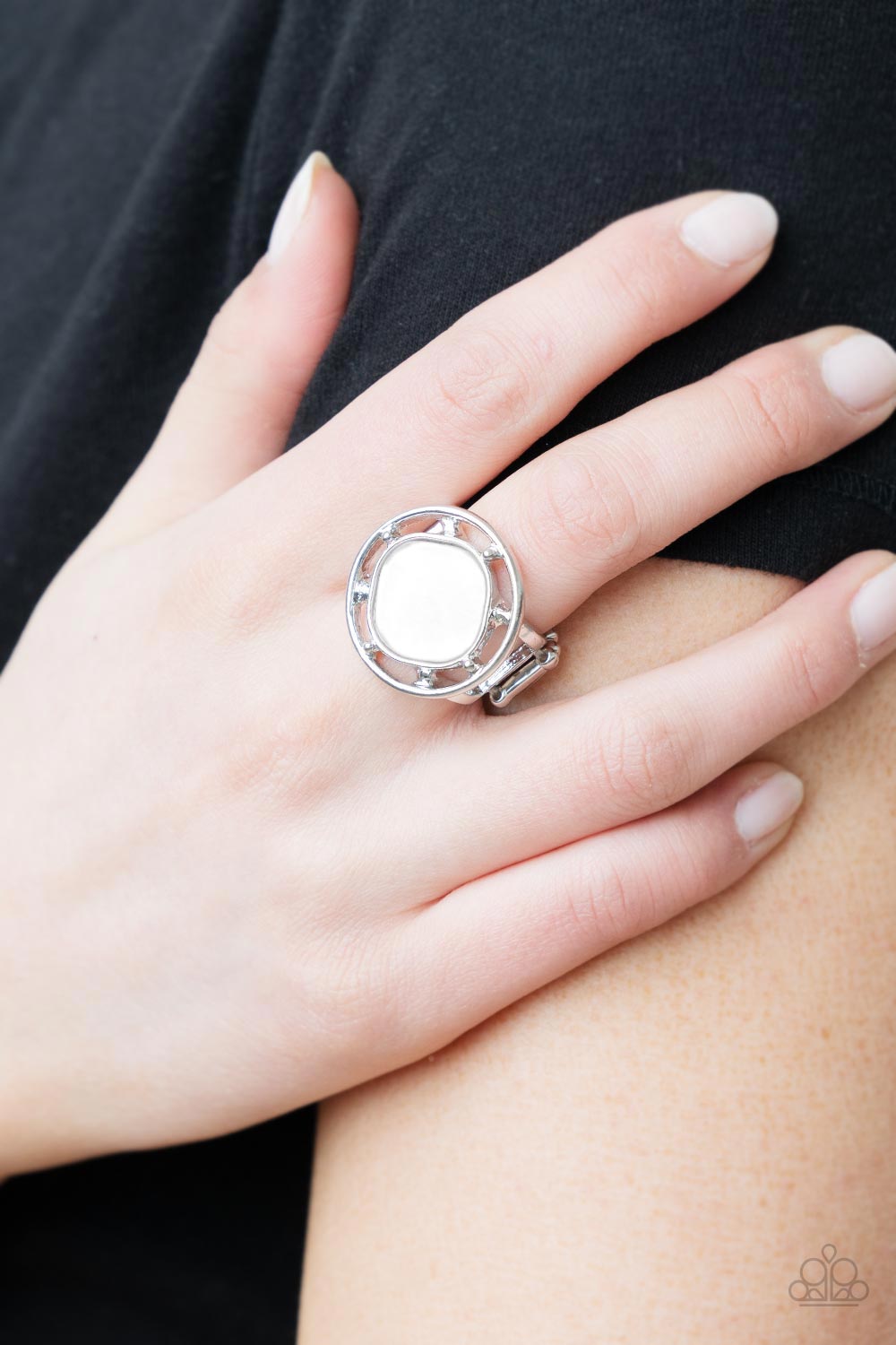 Paparazzi Rings - Encompassing Pearlescence - White