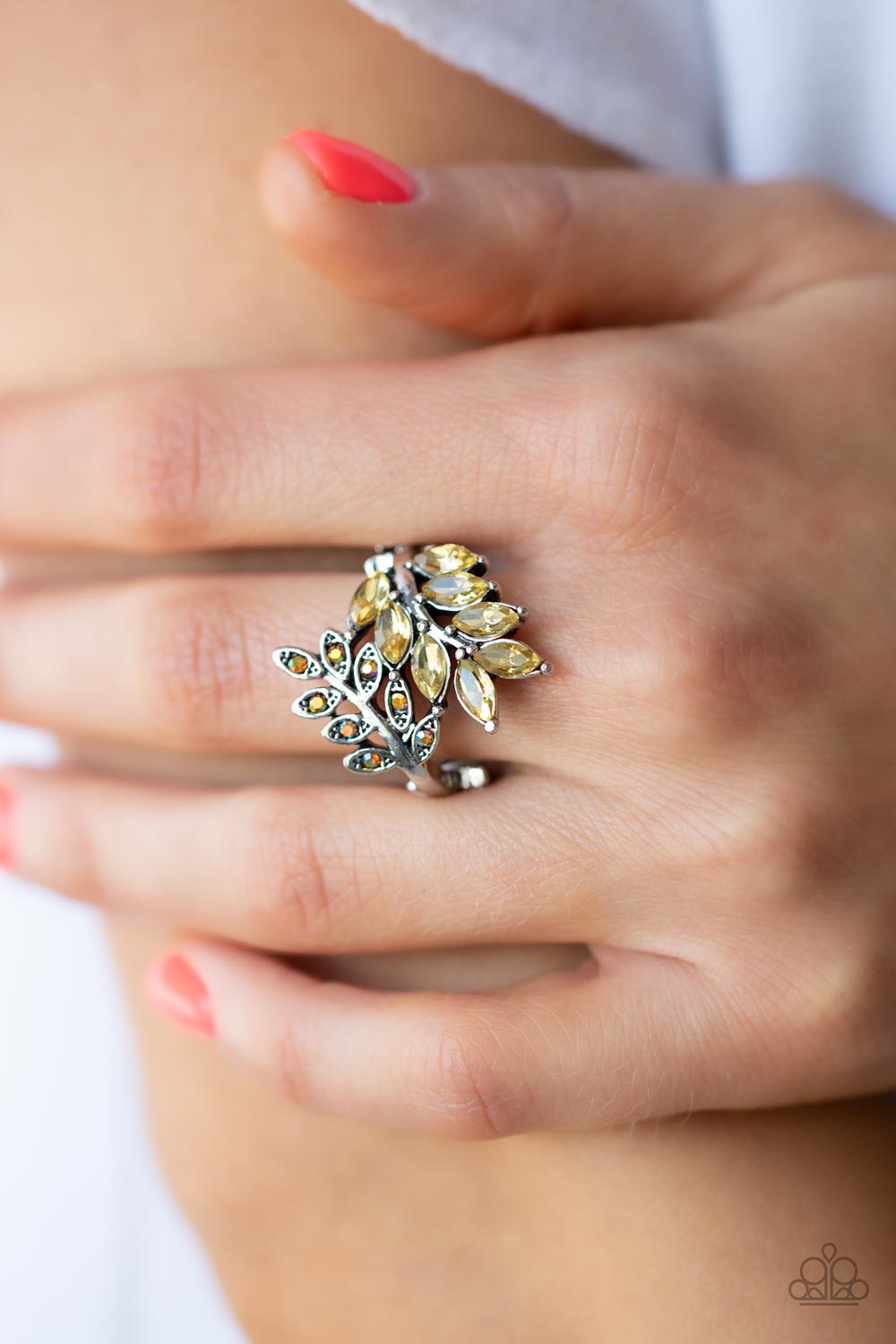 Paparazzi Rings - Glowing Gardenista - Yellow