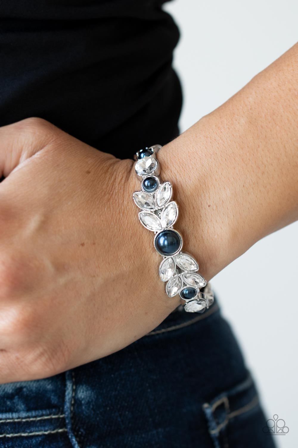 Paparazzi Bracelets - Regal Reminiscence - Blue Cuff