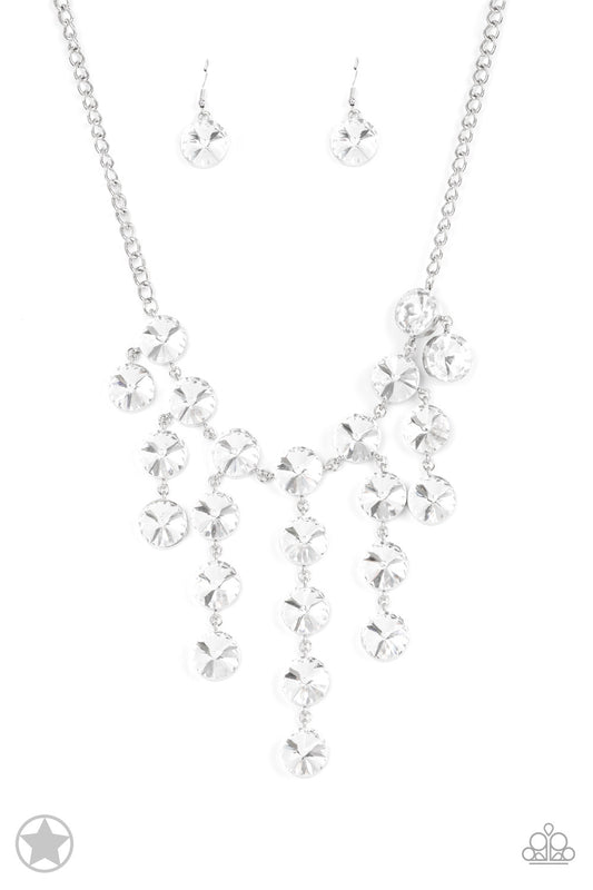 Paparazzi Necklaces - Spotlight Stunner - White