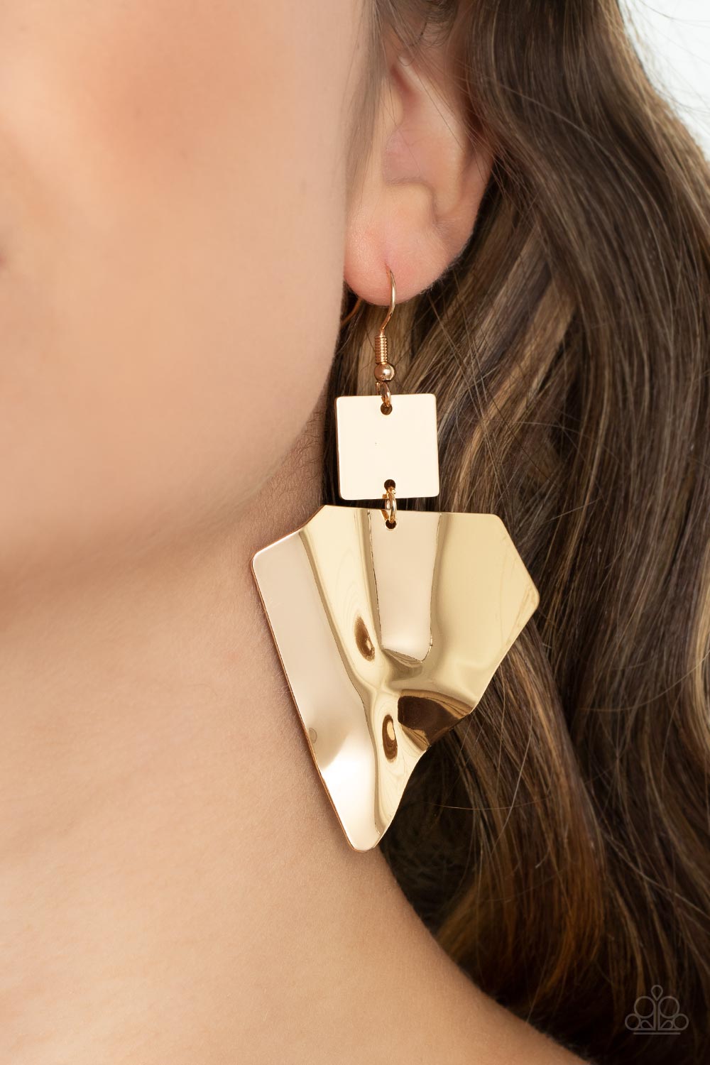 Paparazzi Earrings - Deceivingly Deco - Gold