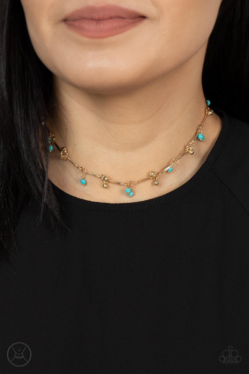 Paparazzi Necklaces - Sahara Social - Gold