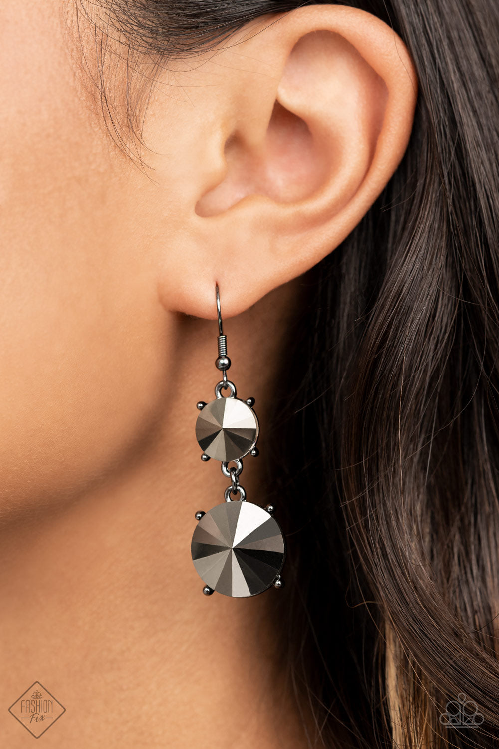 Paparazzi Earrings - Sizzling Showcase - Black - Fashion Fix