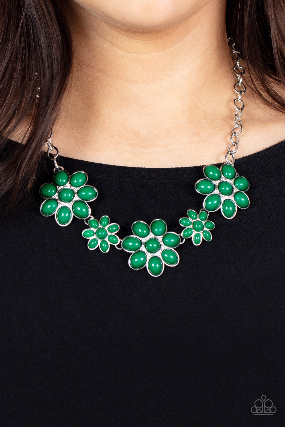 Paparazzi Necklaces - Flamboyantly Flowering - Green