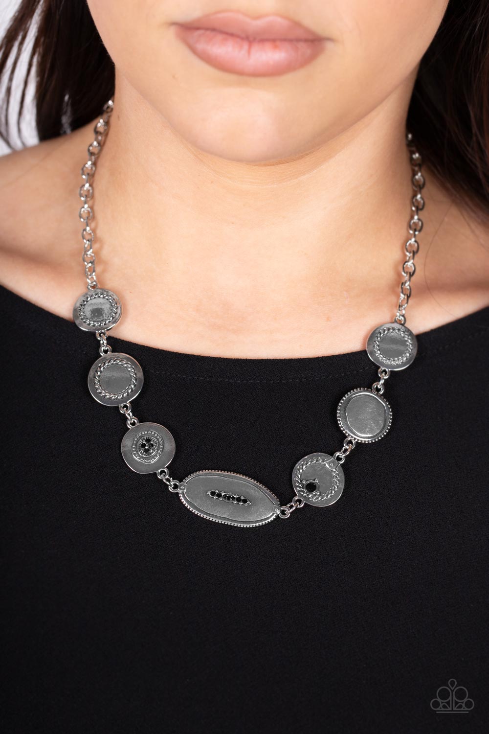Paparazzi Necklaces - Uniquely Unconventional - Black