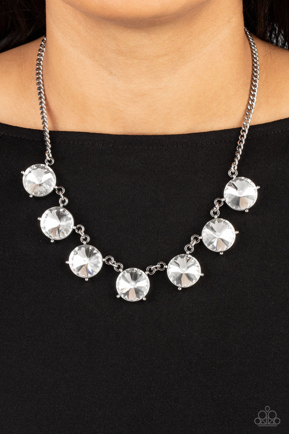 Paparazzi Necklaces - The Showcase Must Go On - White
