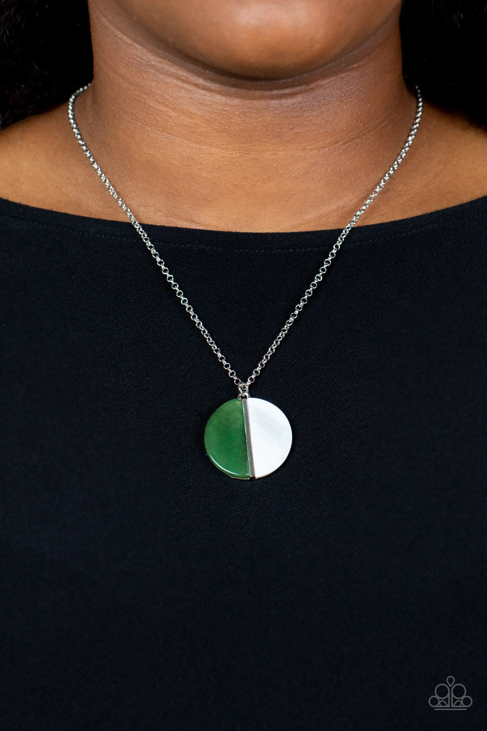 Paparazzi Necklaces - Elegantly Eclipsed - Green