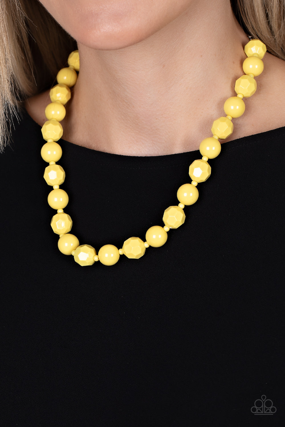 Paparazzi Necklaces - Popping Promenade - Yellow Necklace