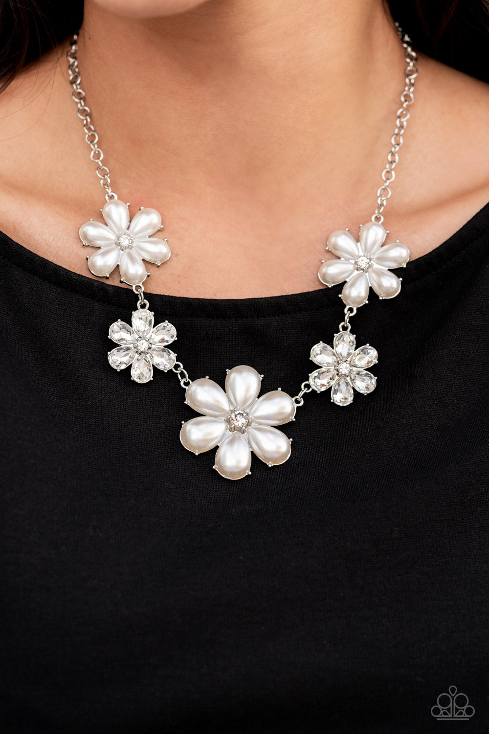 Paparazzi Necklaces - Fiercely Flowering - White