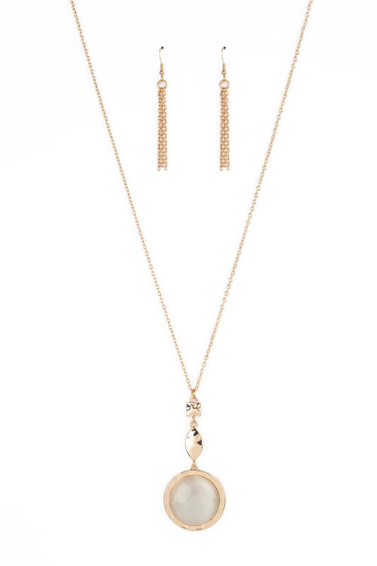 Paparazzi Necklaces - Magic Carpet Cruise - Gold
