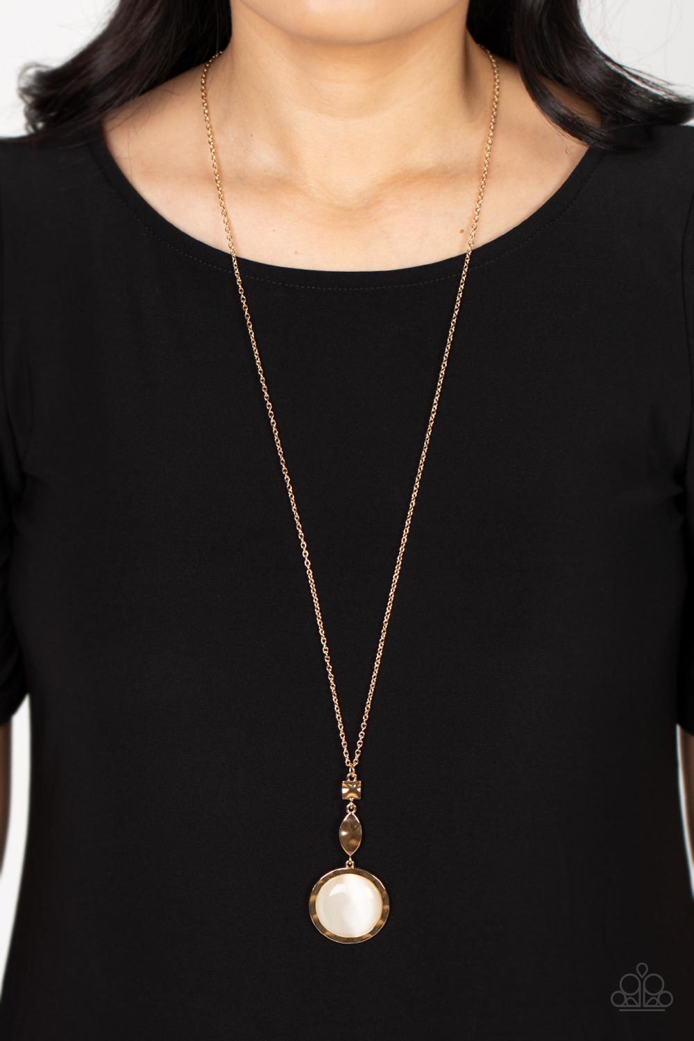 Paparazzi Necklaces - Magic Carpet Cruise - Gold
