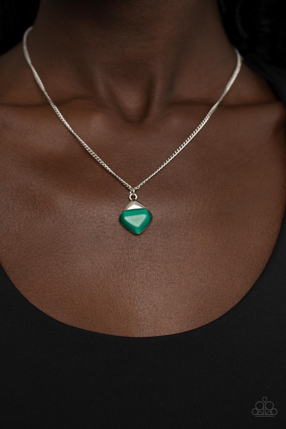 Paparazzi Necklaces - Gracefully Gemstone - Green