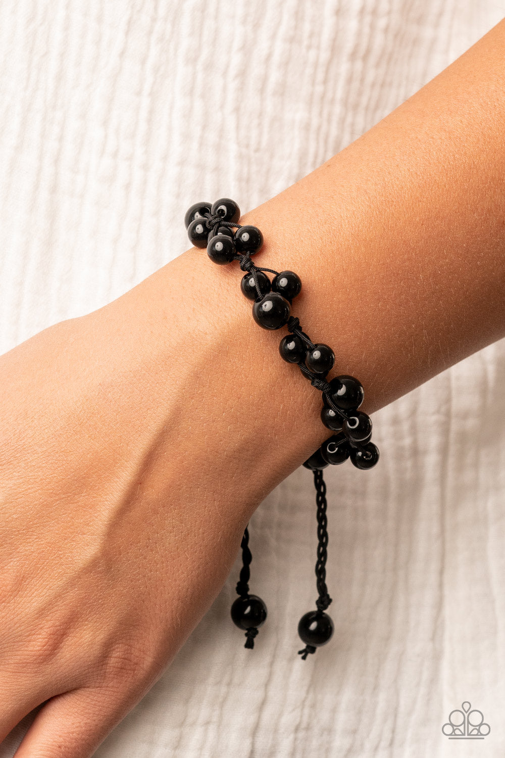 Paparazzi Urban Collection - Vintage Versatility - Black