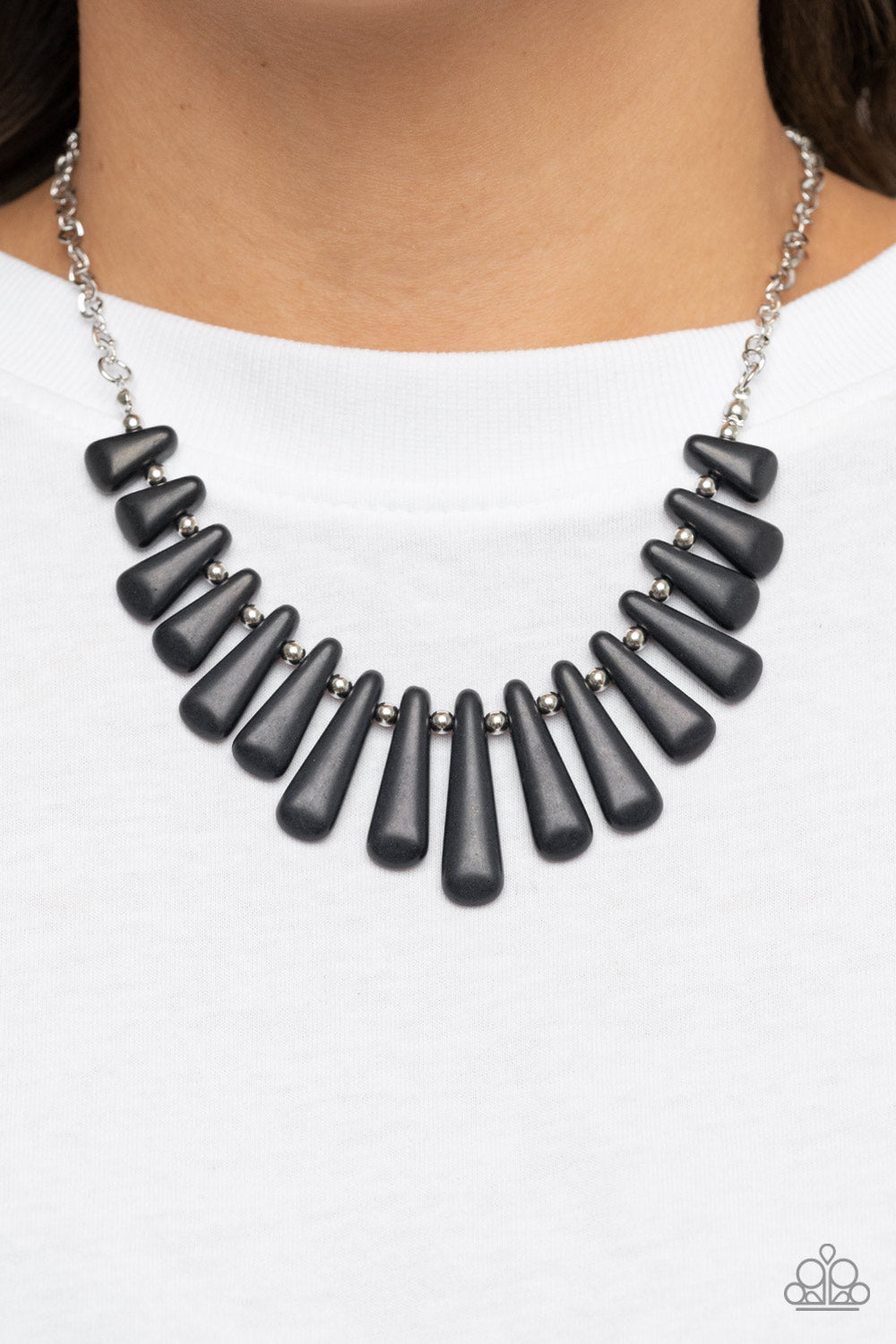 Paparazzi Necklaces - Mojave Empress - Black