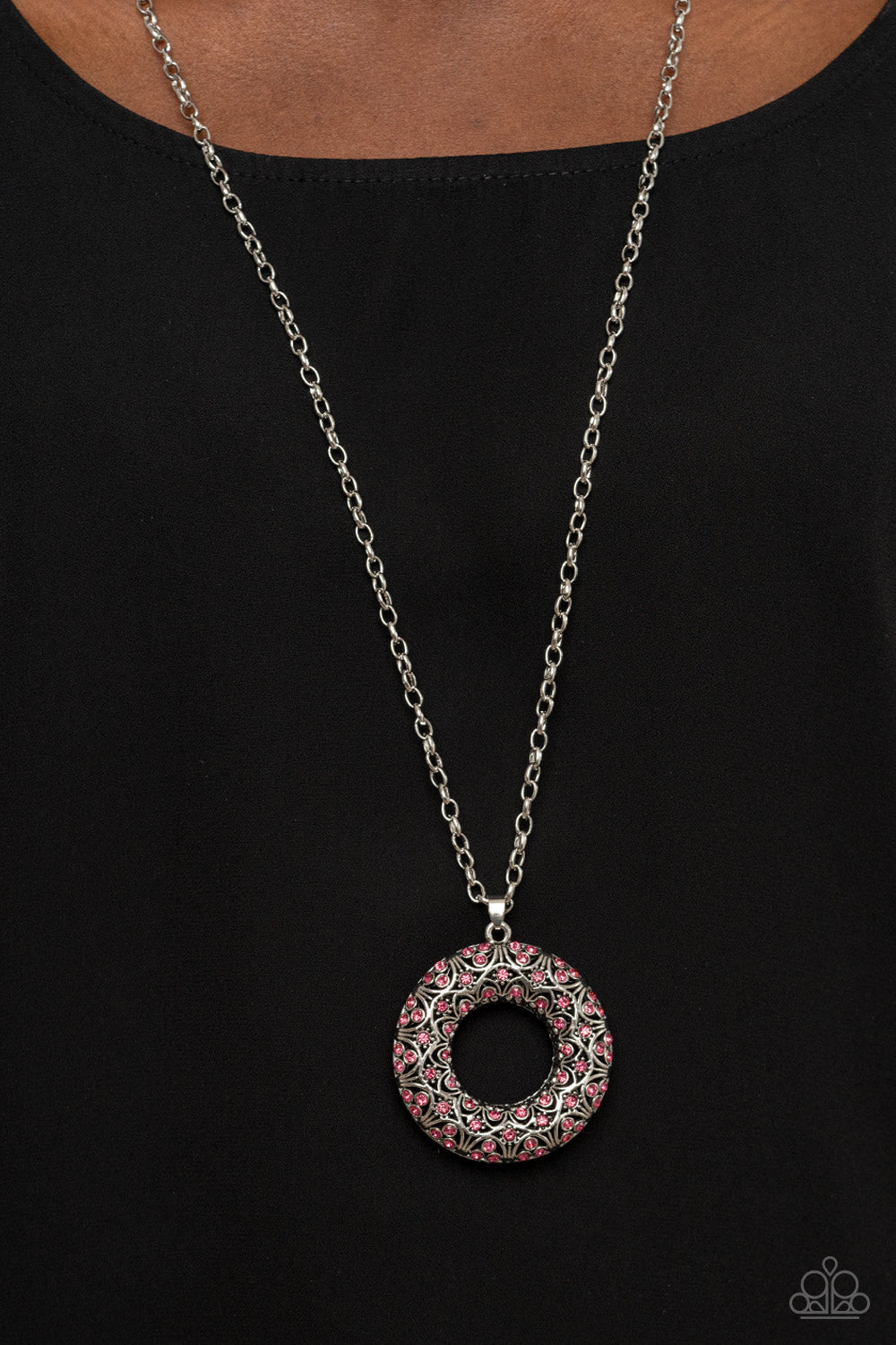 Paparazzi Necklaces - Wintry Wreath - Pink
