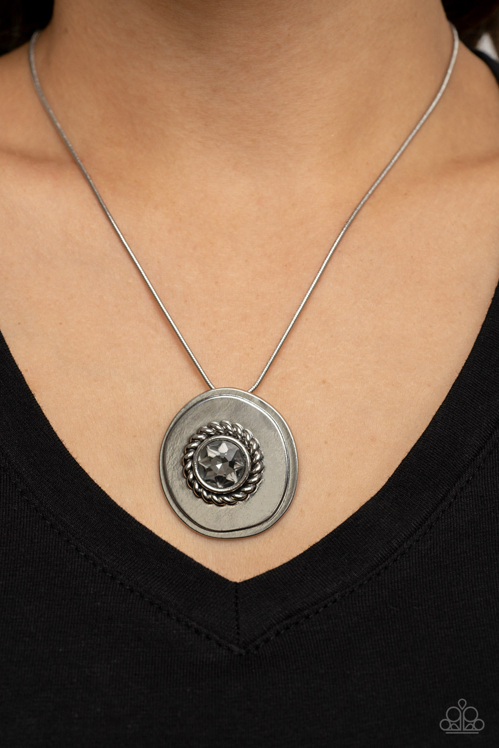 Paparazzi Necklaces - Make Me a Medallion-aire - Silver