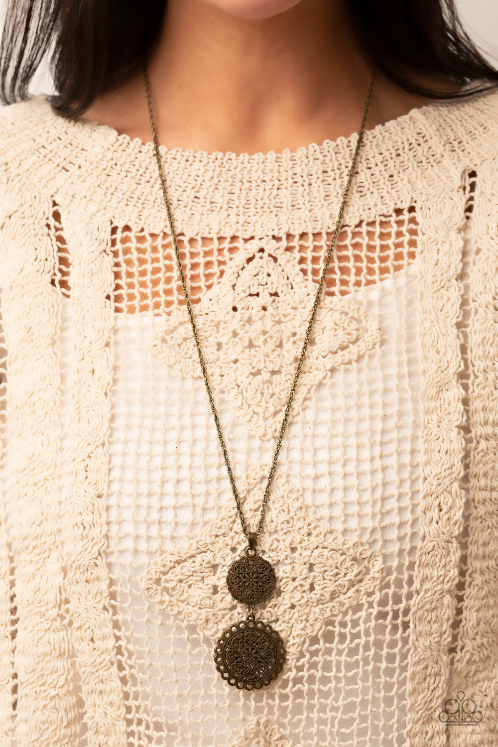 Paparazzi Necklaces - Meet Me At The Garden Gate - Brass