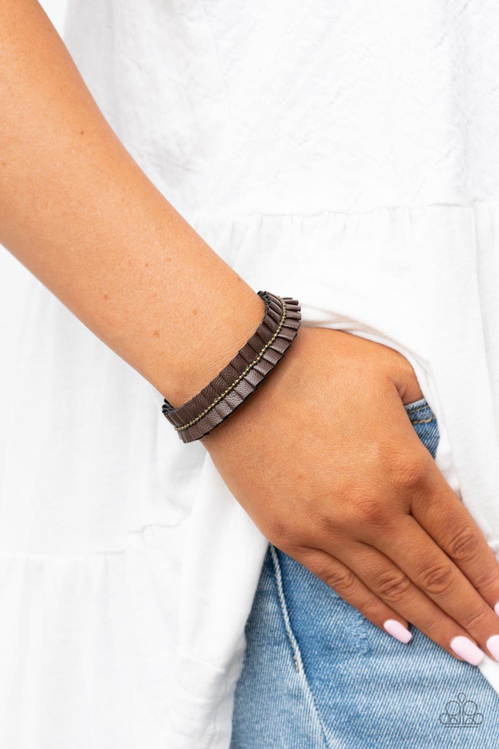 Paparazzi Urban Collection - Hard to Pleats - Brass
