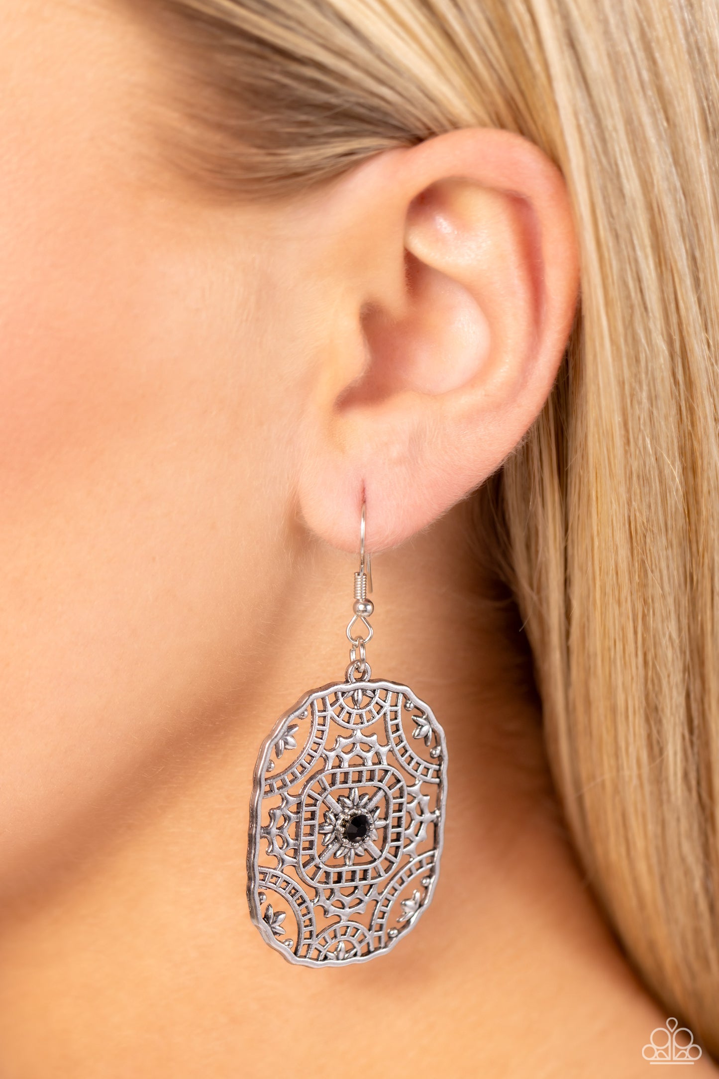 Paparazzi Earrings - Greco-Roman Romance - Black