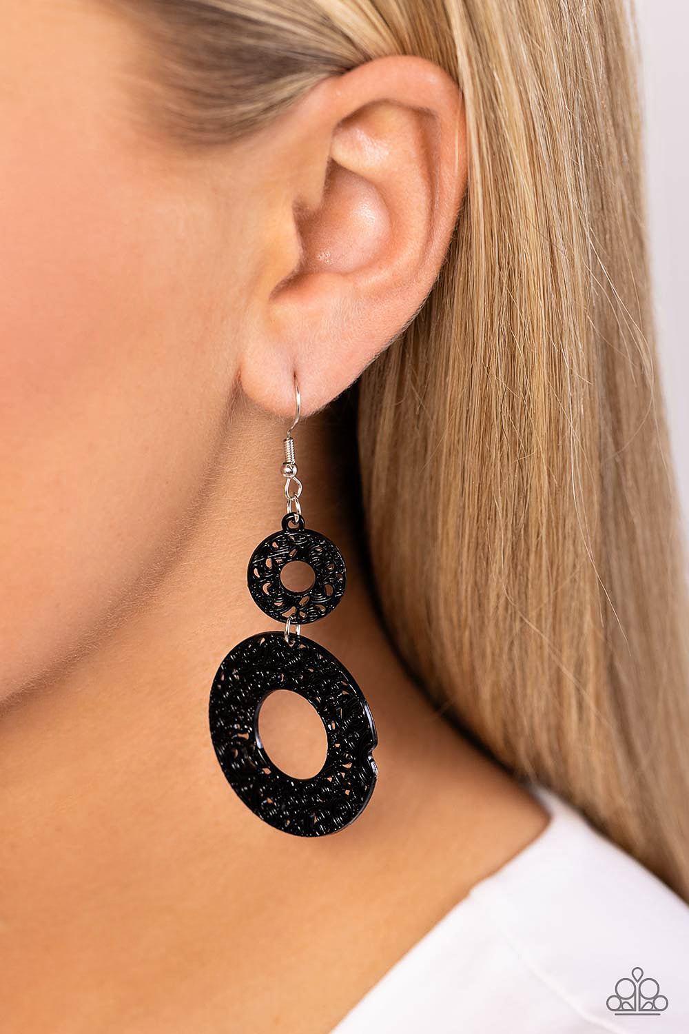 Paparazzi Earrings - Cabo Courtyard - Black