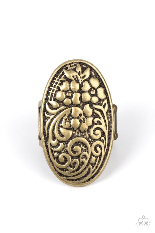 Paparazzi Rings - Floral Fortress - Brass