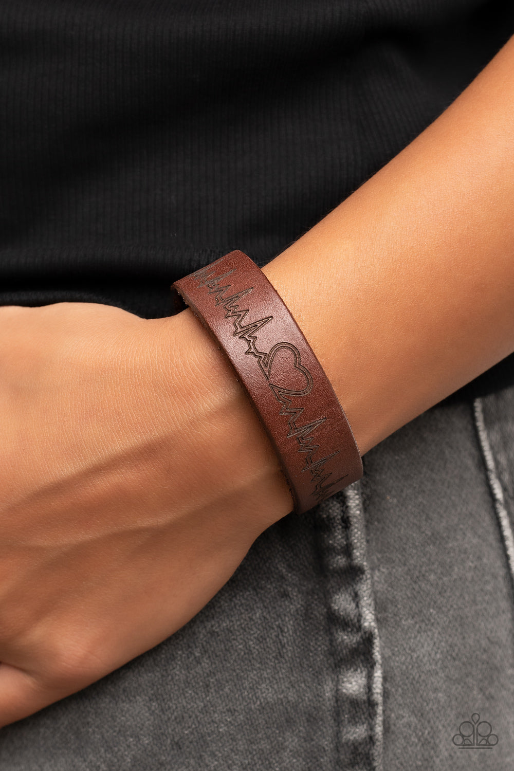Paparazzi Urban Collection - Haute Heartbeat - Brown
