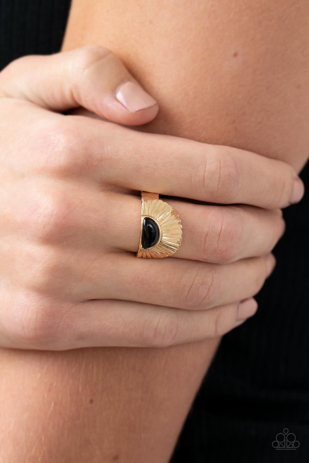 Paparazzi Rings - Fabulously Fan-tabulous - Gold