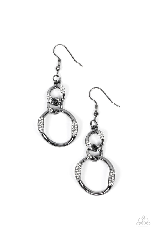 Paparazzi Earrings - SELFIE-Made Woman - Black
