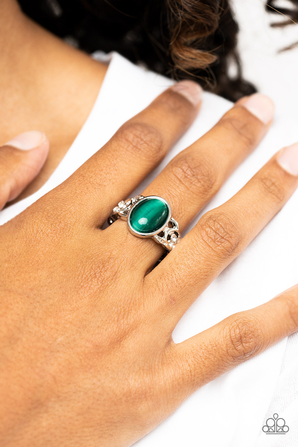 Paparazzi Rings - Crystals and Cats Eye - Green
