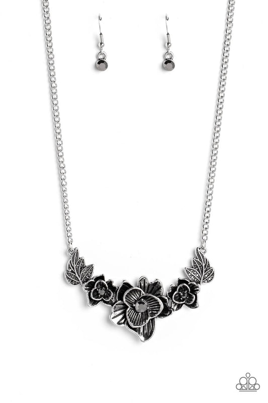 Paparazzi Necklaces - Botanical Breeze - Silver