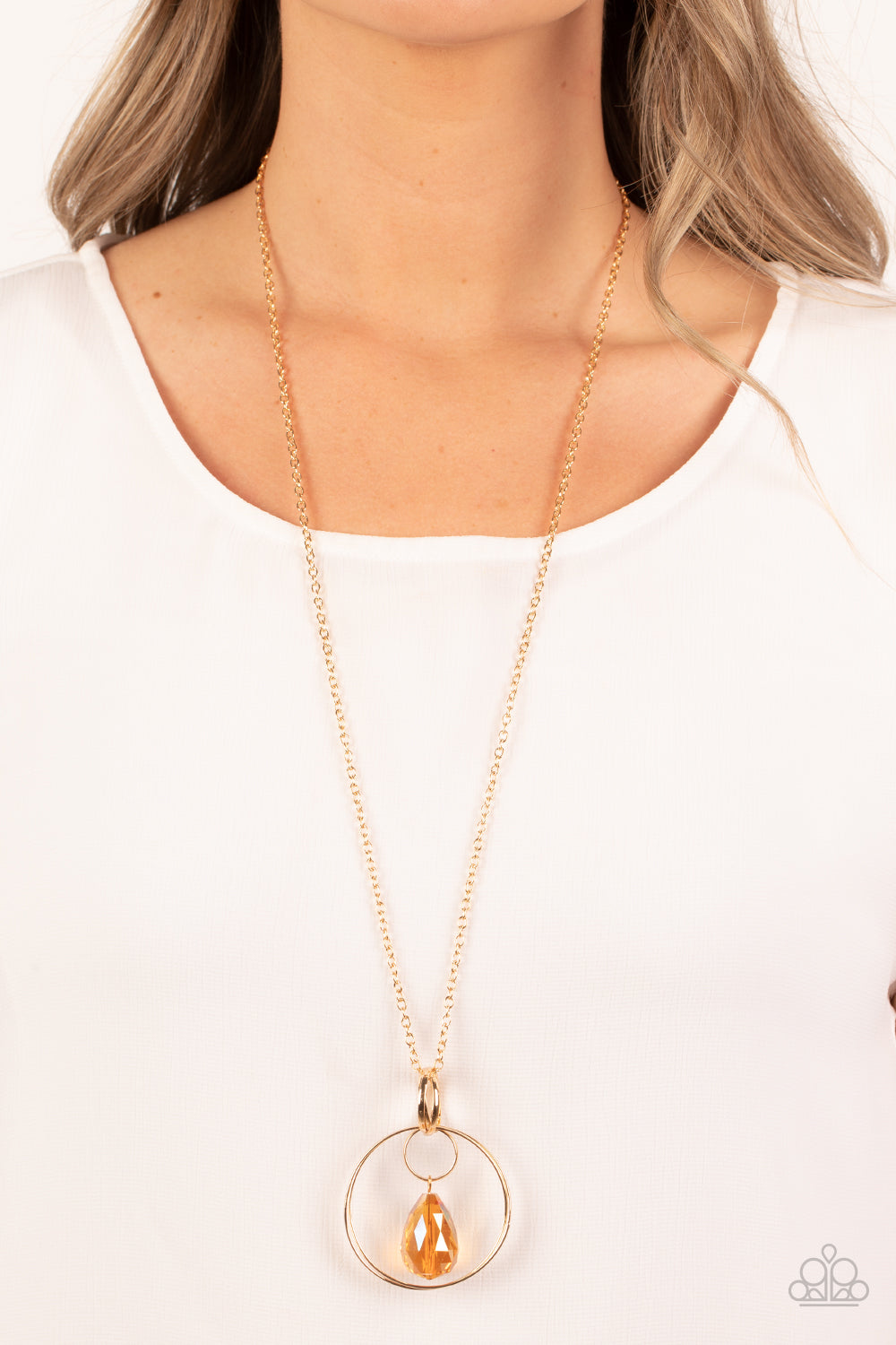 Paparazzi Necklaces - Swinging Shimmer - Gold