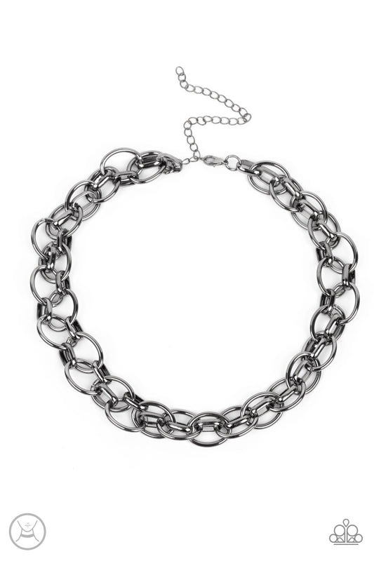 Paparazzi Necklaces - Tough Crowd - Black