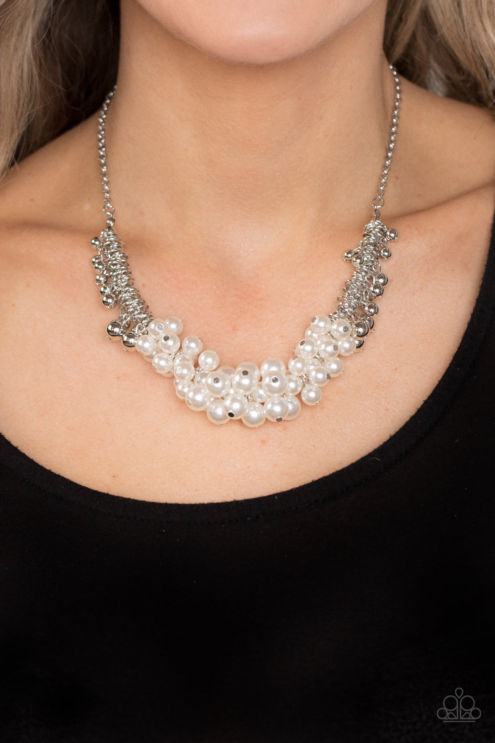 Paparazzi Necklaces - Bonus Points - White