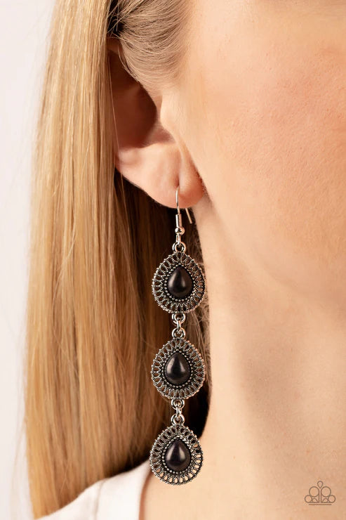 Paparazzi Earrings - Desertscape Dweller - Black
