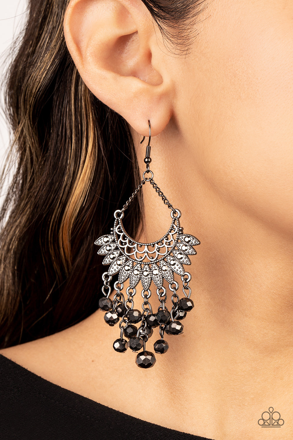 Paparazzi Earrings - Chromatic Cascade - Black