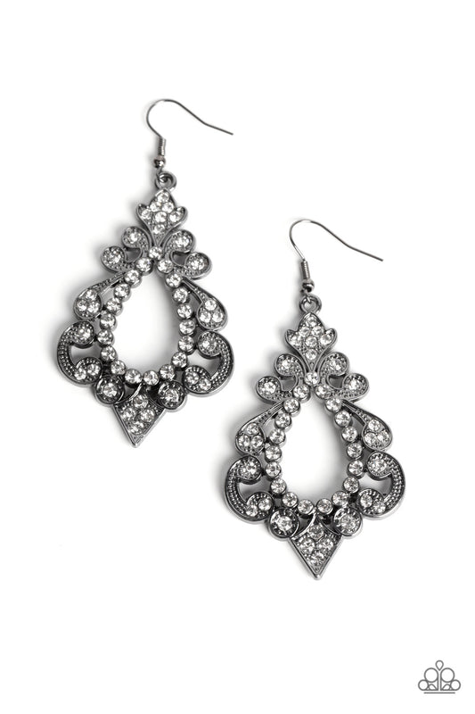Paparazzi Earrings - Fit for a DIVA - Black