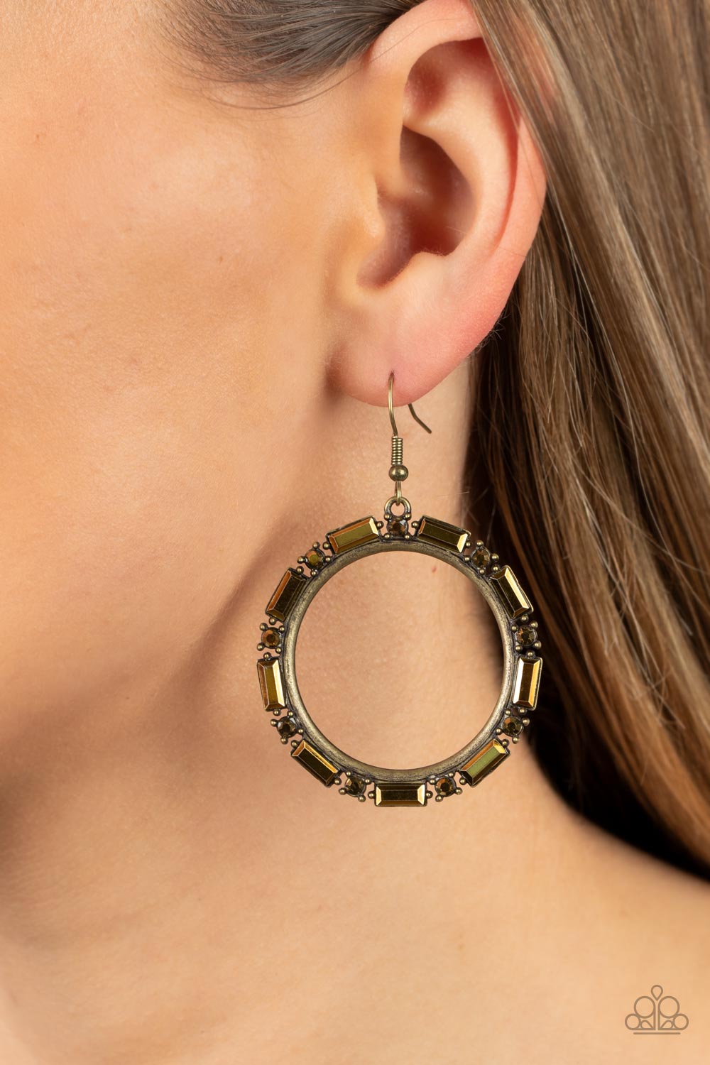 Paparazzi Earrings - Gritty Glow - Brass