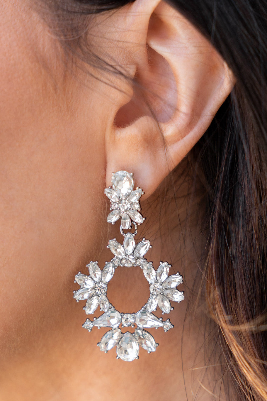 Paparazzi Earrings -   Leave them Speechless - White