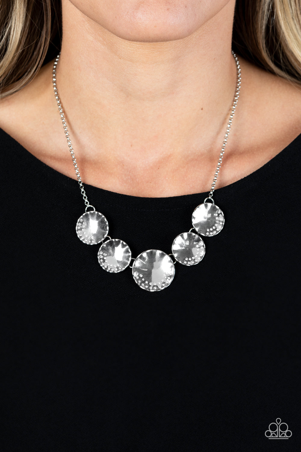 Paparazzi Necklaces - Swanky Shimmer - White