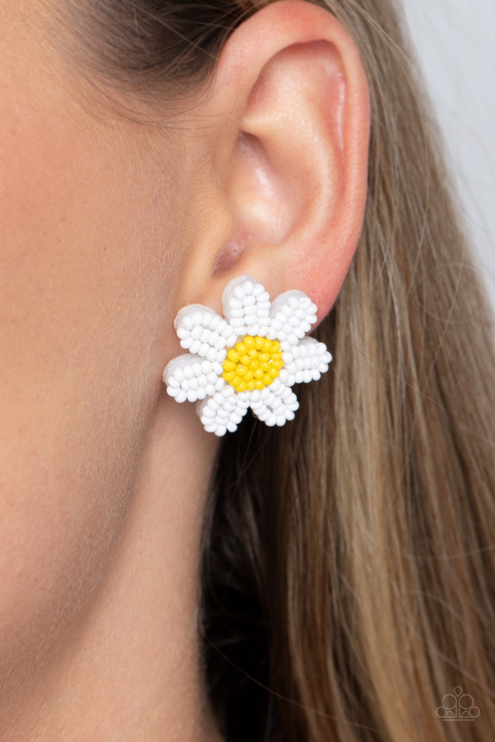 Paparazzi Earrings - Sensational Seeds - White