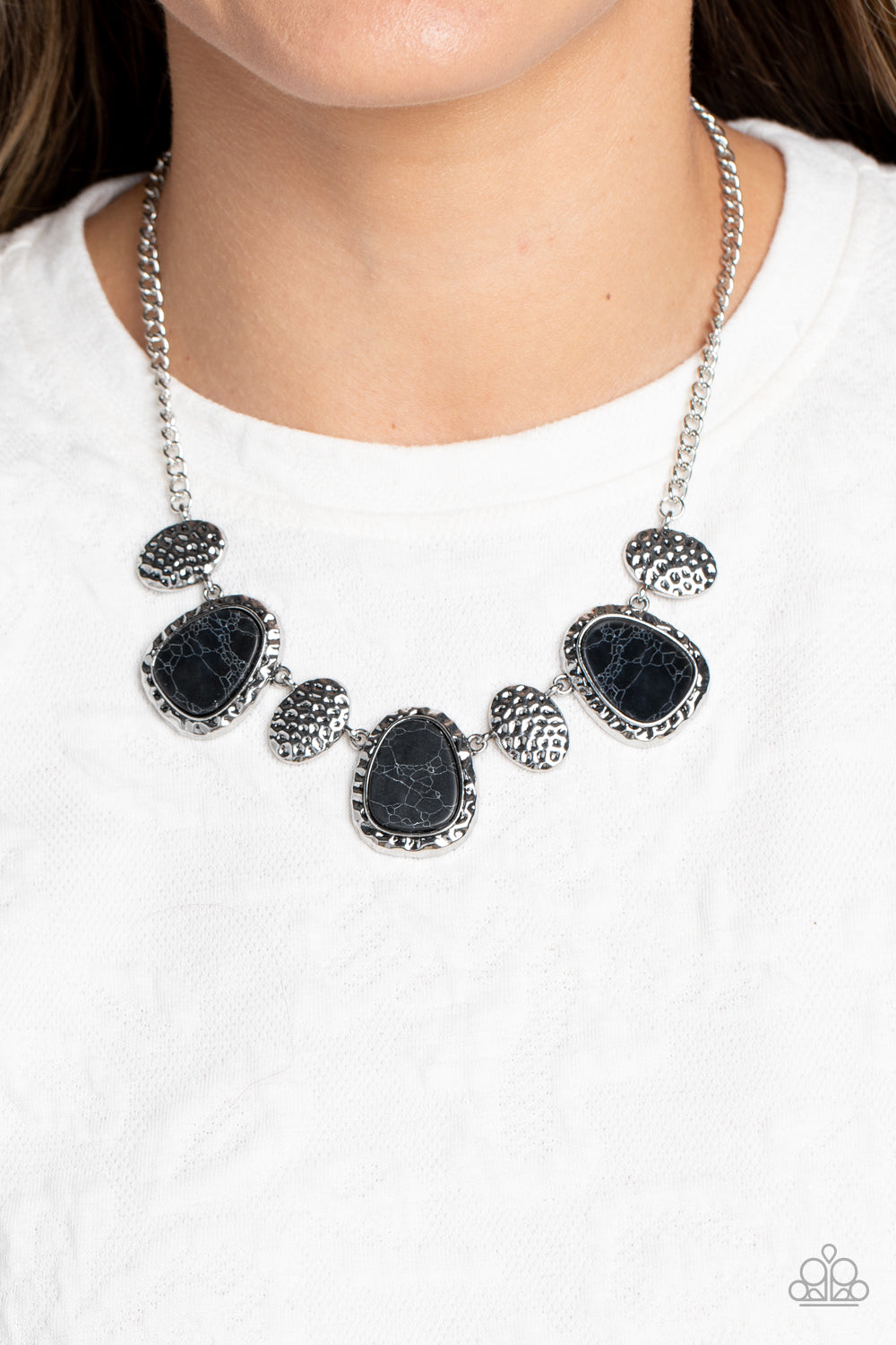 Paparazzi Necklaces - Badlands Border - Black