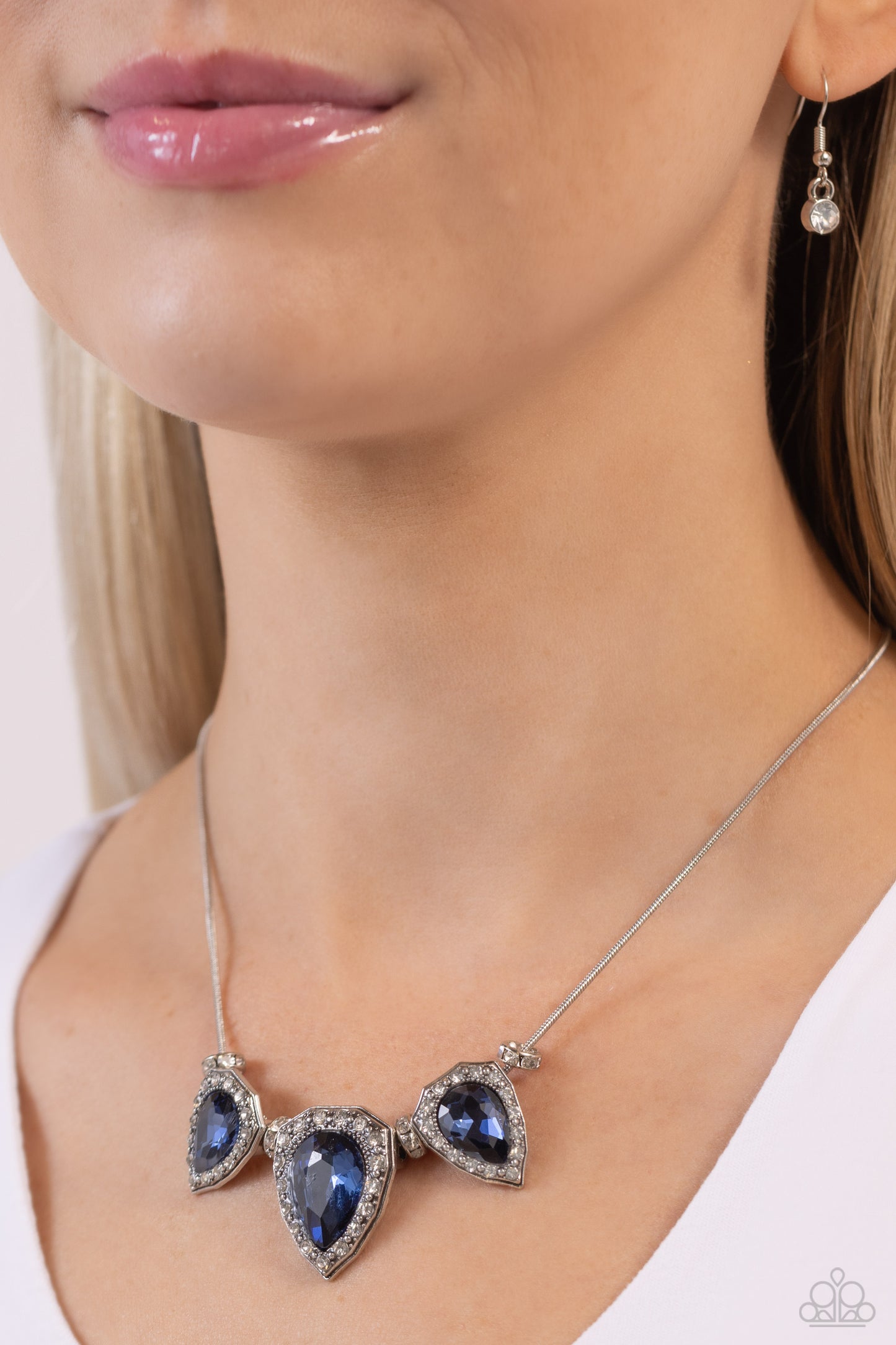 Paparazzi Necklaces - Majestic Met Ball - Blue