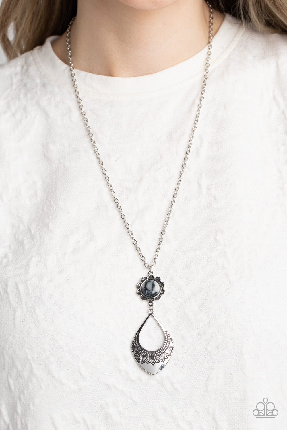 Paparazzi Necklaces - Stone TOLL - Black