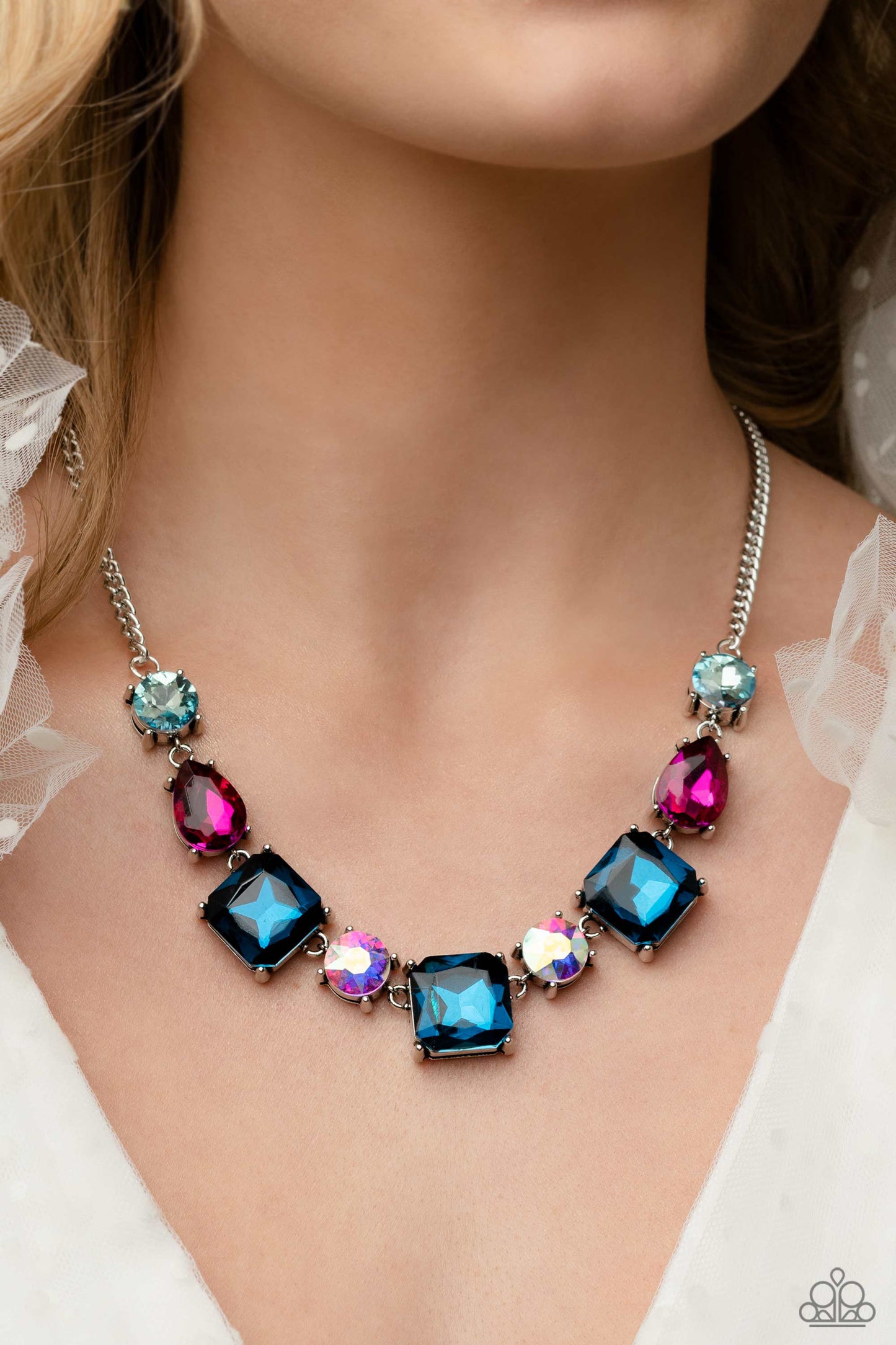 Paparazzi Necklaces - Elevated Edge - Multi