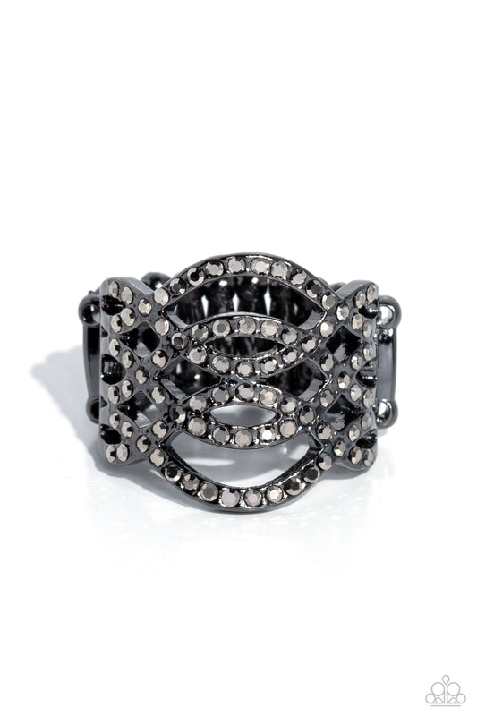 Paparazzi Rings - Interlocked Impression - Black